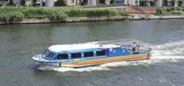 東京水辺ラインの水上バスでもっとも小型の「カワセミ」。