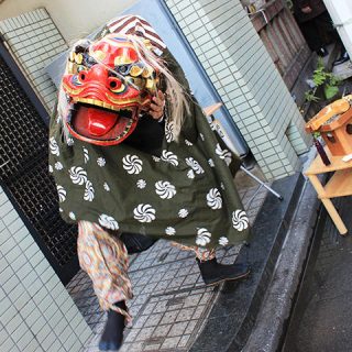 日本橋七福神めぐりで見かけた獅子舞の写真を見る