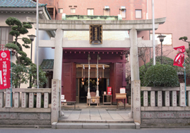 笠間藩の牧野貞直公が江戸時代末期に本社より御分霊を奉斎して建立したのが、現在神社のある場所に当たる