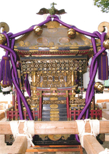 神田祭で担がれる女神輿